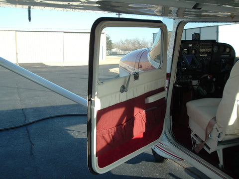  Cessna Front Entry Door Seal ADS-C1401-18D. Knots2U